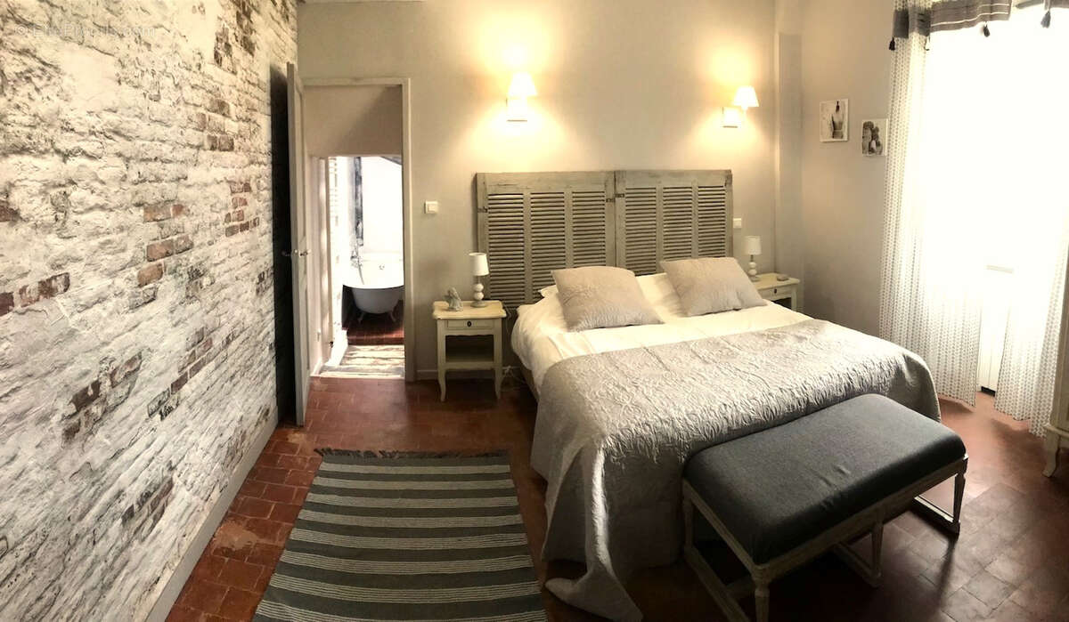 Maison à L'ISLE-SUR-LA-SORGUE