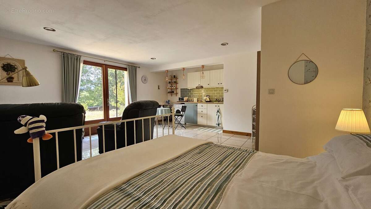 Maison à LE BUISSON-DE-CADOUIN