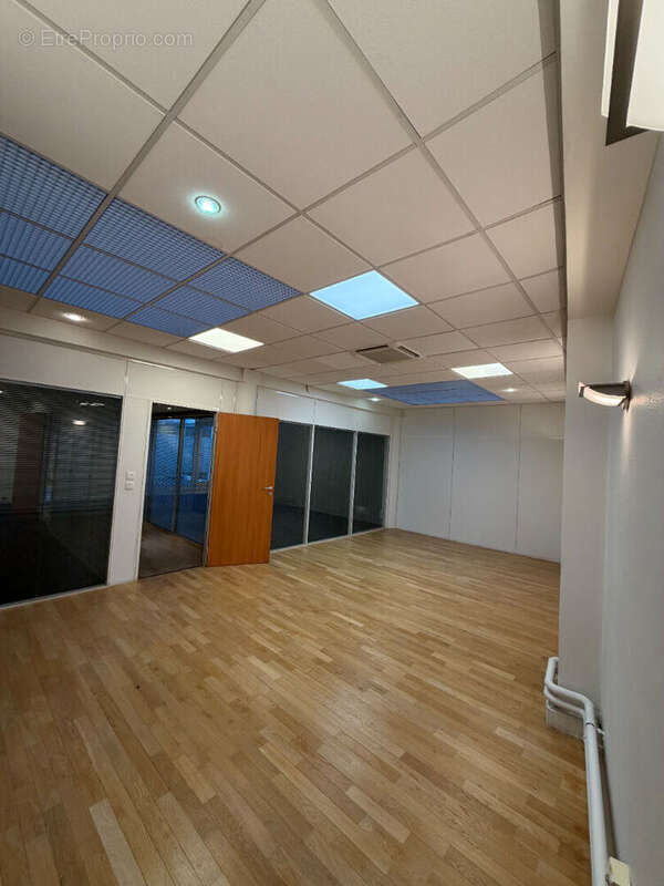 Commerce à PARIS-17E