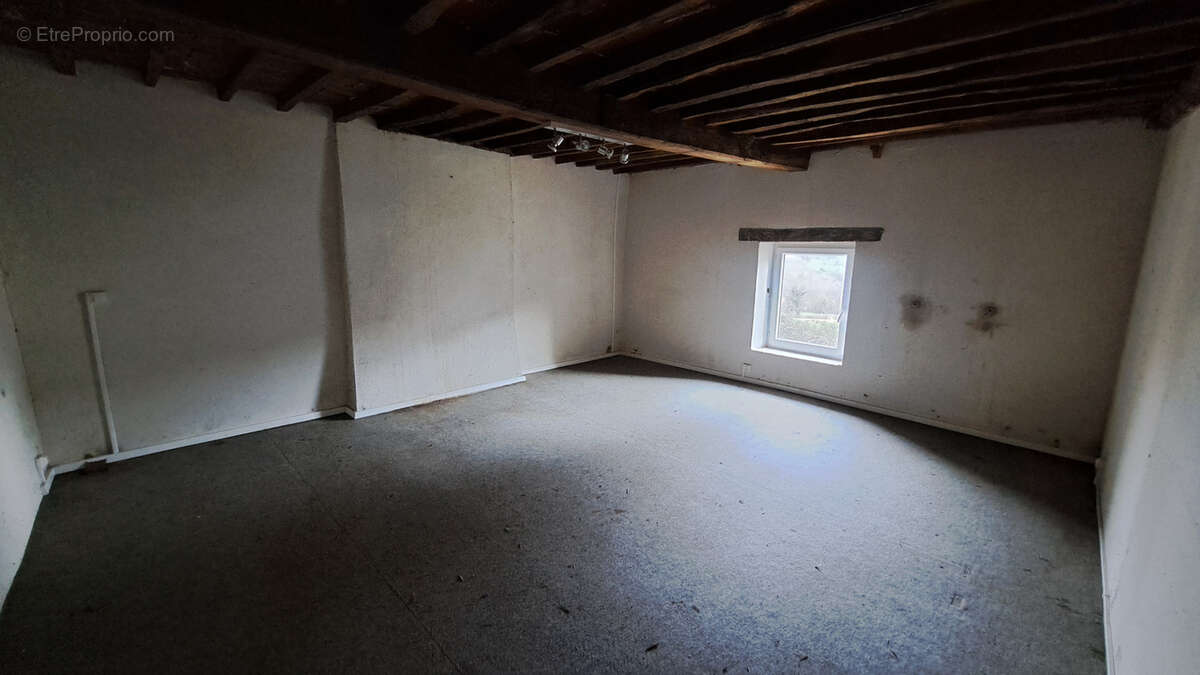 Maison à SAINT-PRIEST-DES-CHAMPS