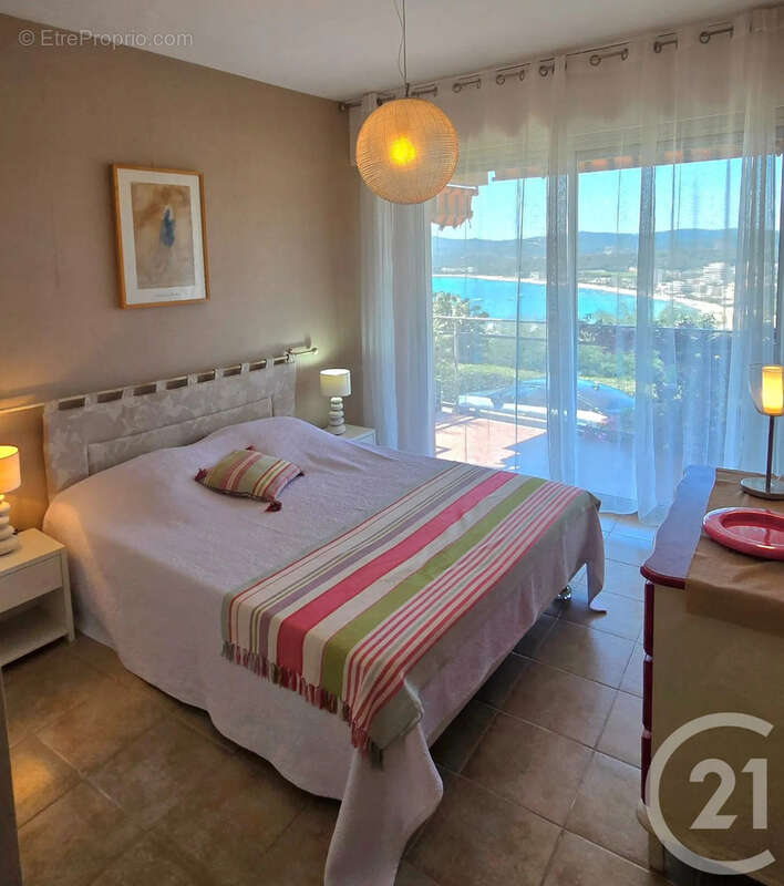 Appartement 62 m² à Le Lavandou  - photo 7