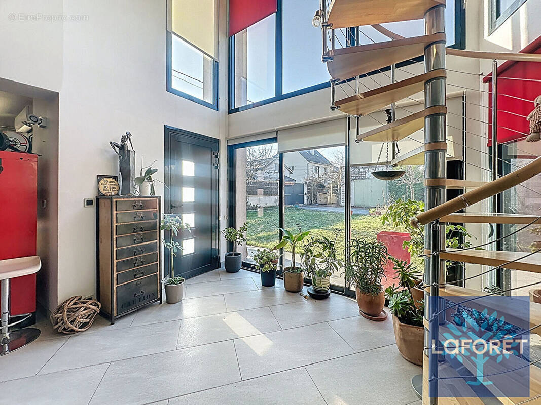 Maison à VIGNEUX-SUR-SEINE