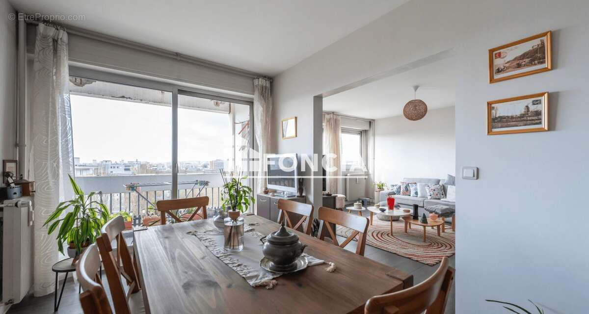 Appartement à LA COURNEUVE