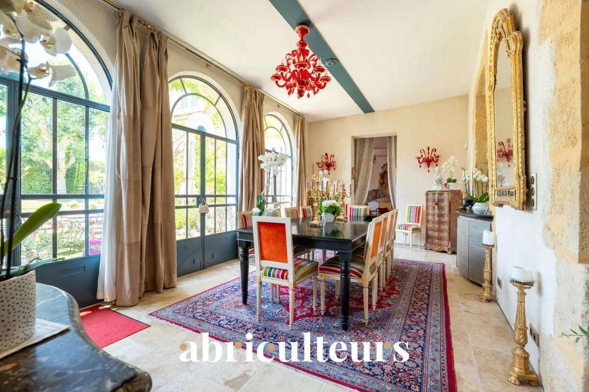 Maison de prestige de 395m² avec piscine en vente sur Bouc-Bel-Air (13320) - photo 2