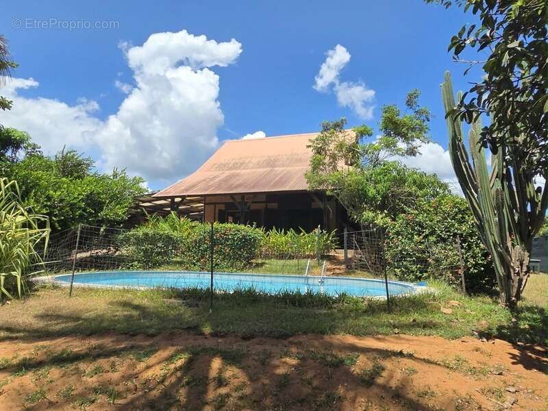 Maison à REMIRE-MONTJOLY