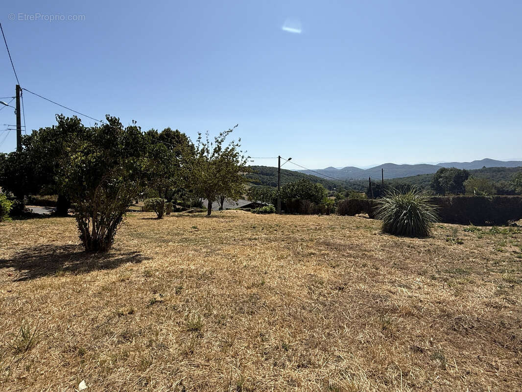 Terrain 705 m2 centre village secteur Martres Tolosane - photo 2
