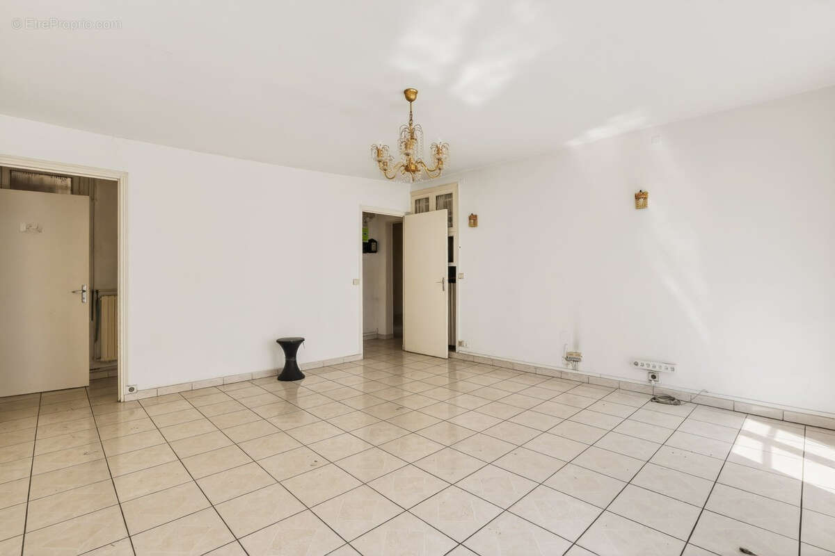 Appartement à PARIS-10E