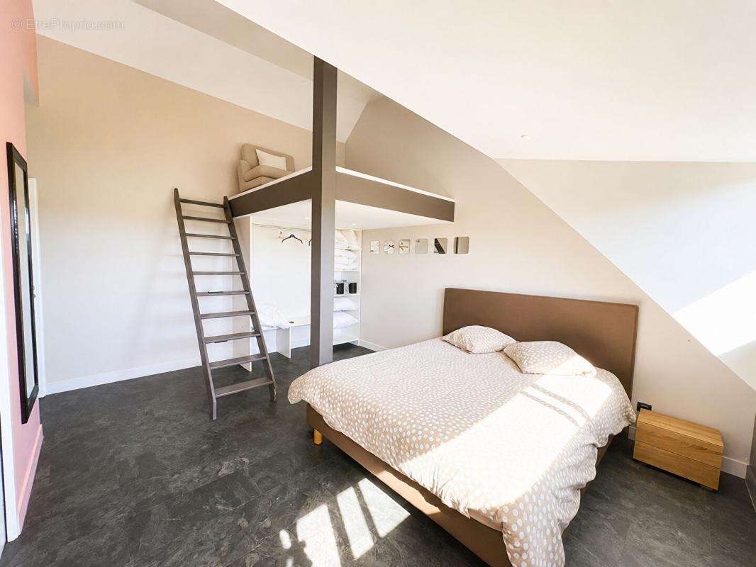 Belle contemporaine avec piscine- 196 m2 - 4 suites - photo 18