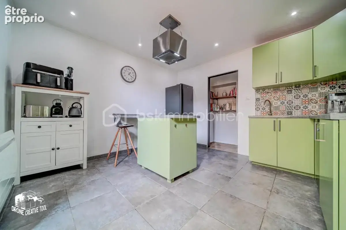 DUPLEX 149m2, 4 chambres, terrasse, garage, place de parking et cave - photo 4