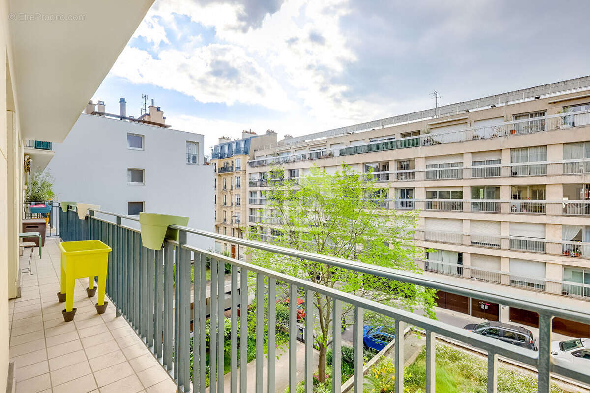 Appartement à PARIS-17E