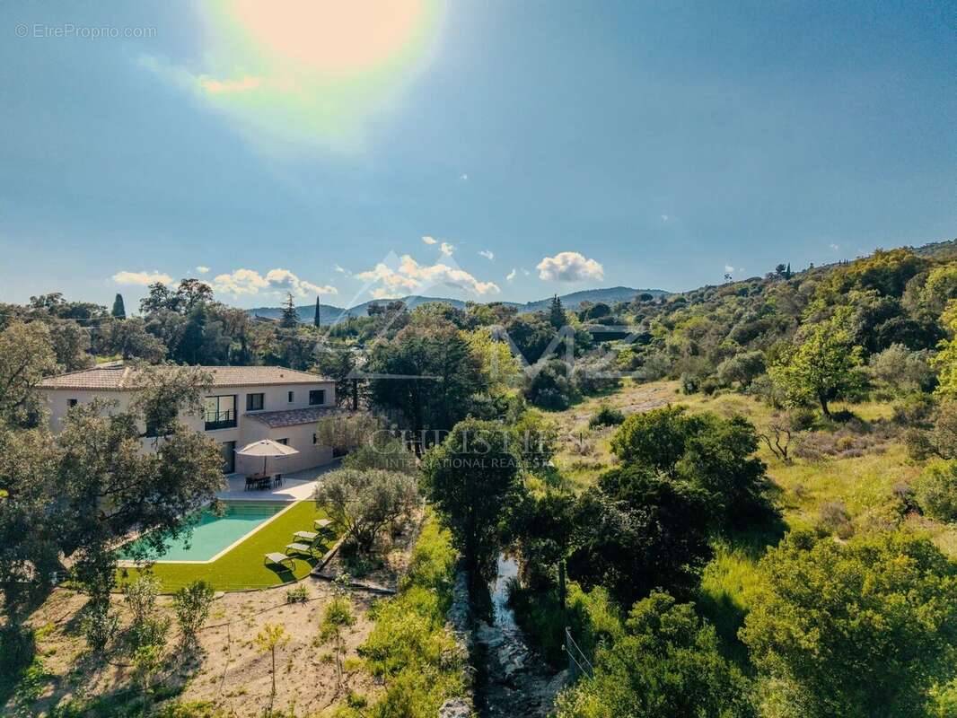 Maison à PLAN-DE-LA-TOUR