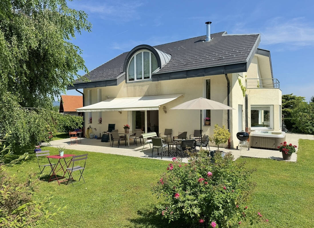 Maison à PERS-JUSSY