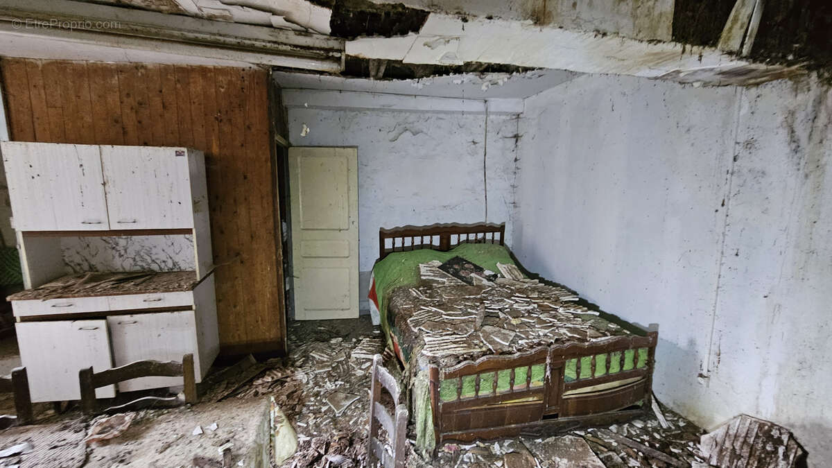 Maison à LASSAY-LES-CHATEAUX