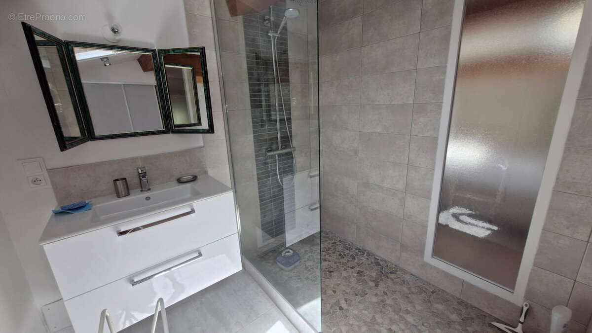 Maison à CHENAC-SAINT-SEURIN-D&#039;UZET