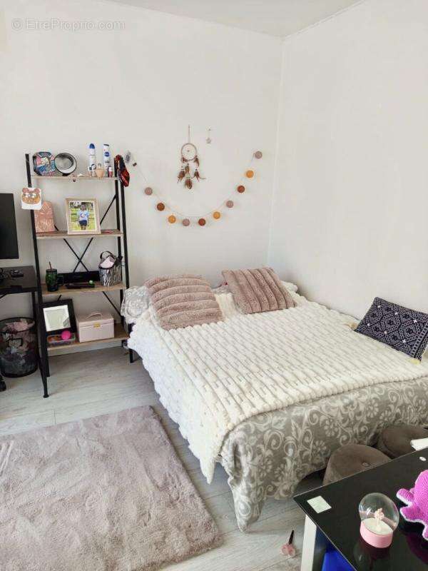 Magnifique appartement spacieux T5 de 83 m² au second étage sans ascenseur avec balcon et cave - photo 7