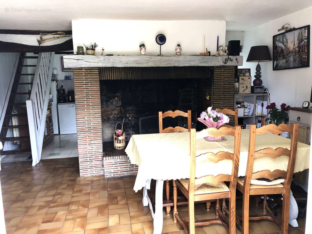 Maison à CORMEILLES