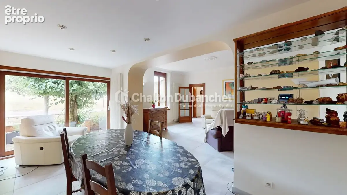 SAINT DENIS DE CABANNE (42) - Maison 6 pièces 175 m2 avec dépendances et terrain - photo 3