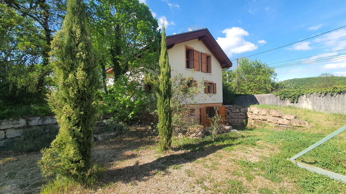 Maison à CREMIEU