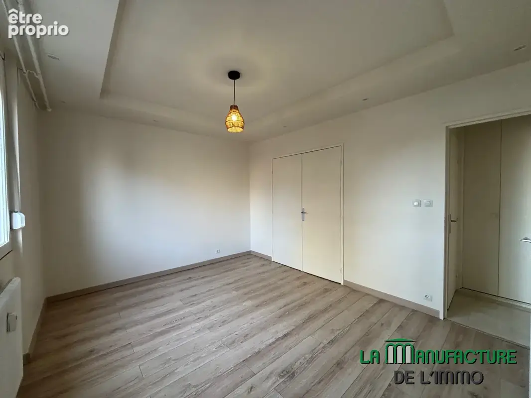 Saint etienne rue palluat de besset - appartement t4 renové avec 3 chambres cave et garage - photo 14