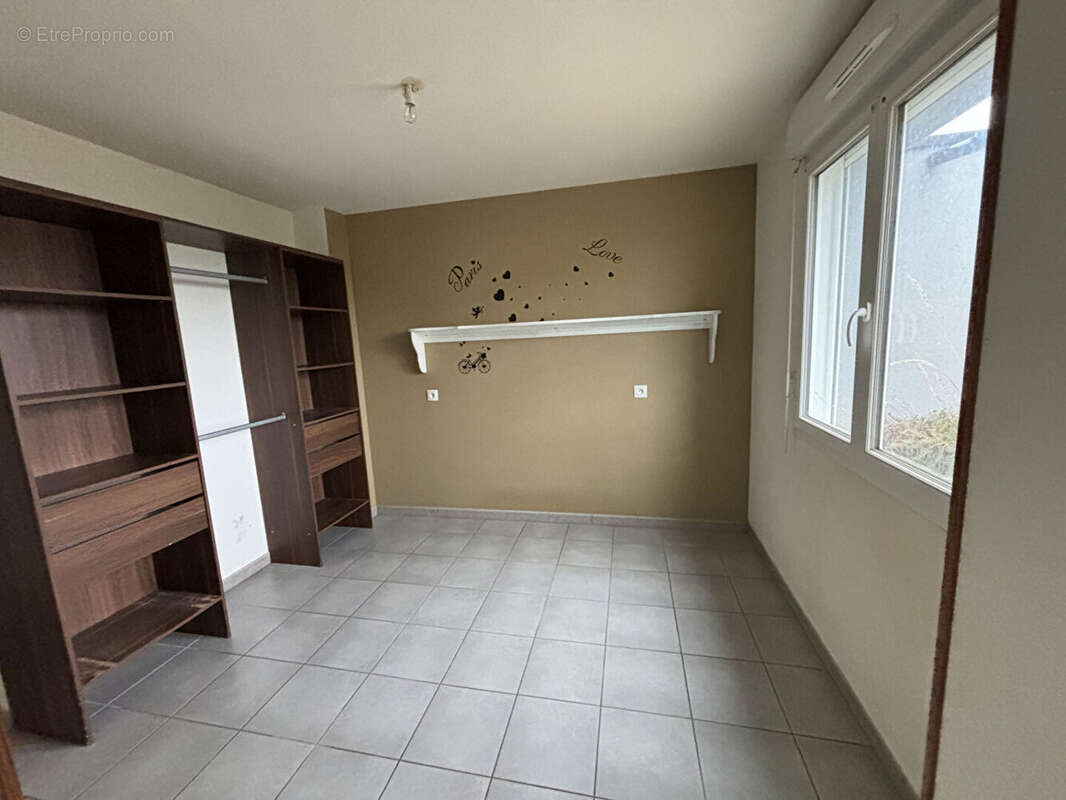 Maison à MESLAY-DU-MAINE