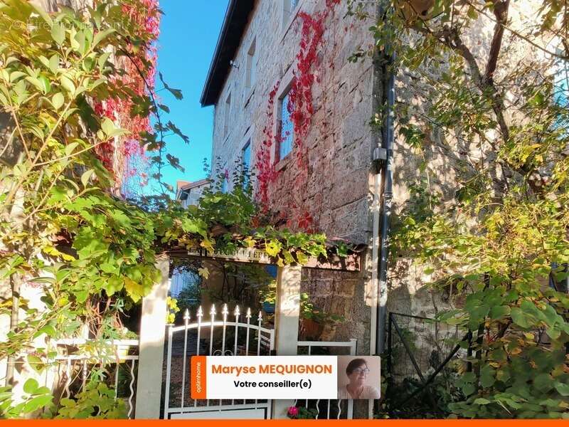 Maison à LE BRUGERON