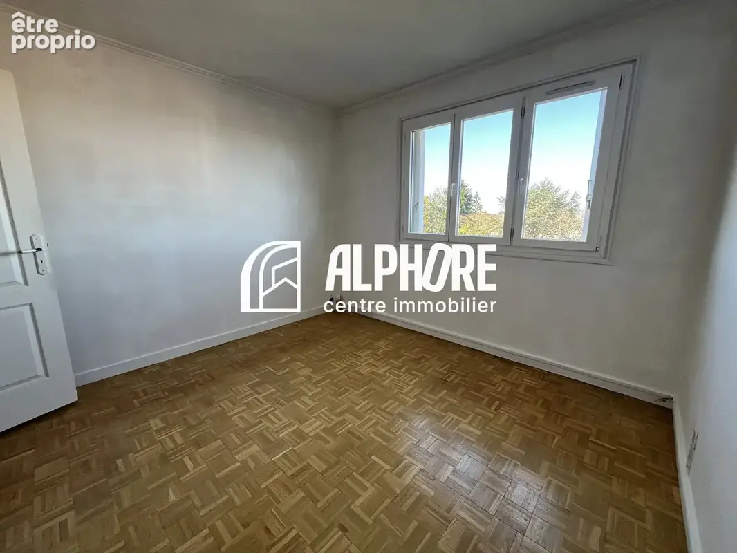 Appartement T4 - Nantes Zola - 90 m² - 3ème étage, 2 loggias et parking - photo 8
