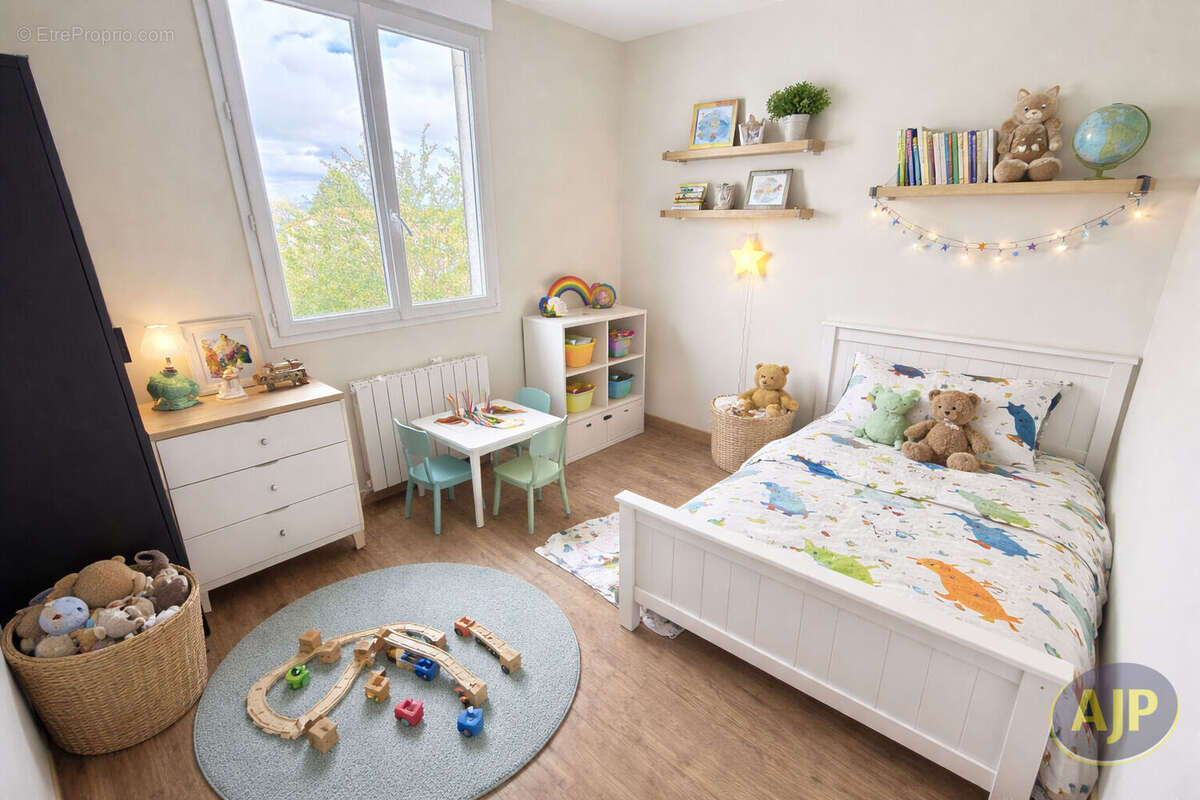 Maison à SAINT-MACAIRE-EN-MAUGES