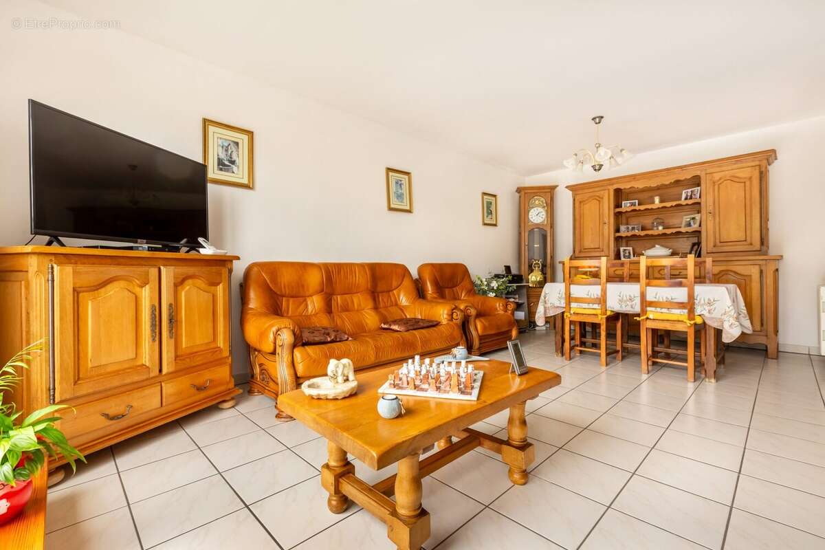 Appartement à AVION