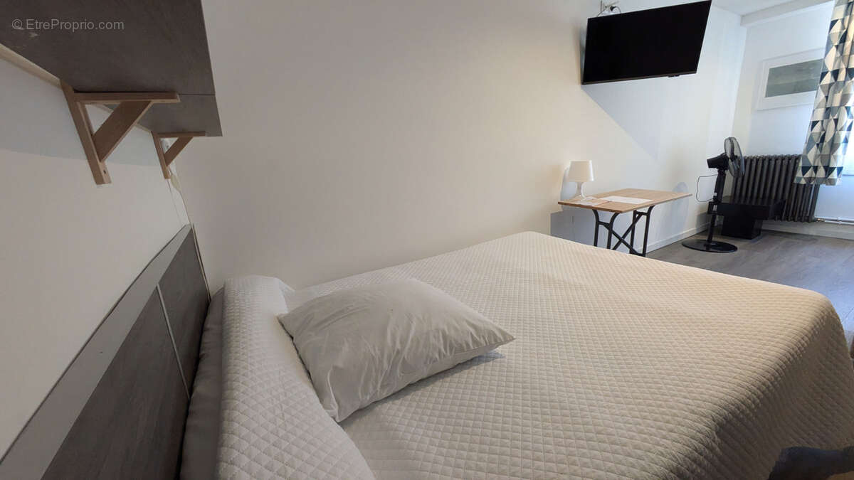 Boutique Hôtel Haussmannien a vendre + Brunch café concept  400 m2 vue sur les toits. - photo 16