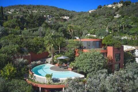 Maison à MANDELIEU-LA-NAPOULE