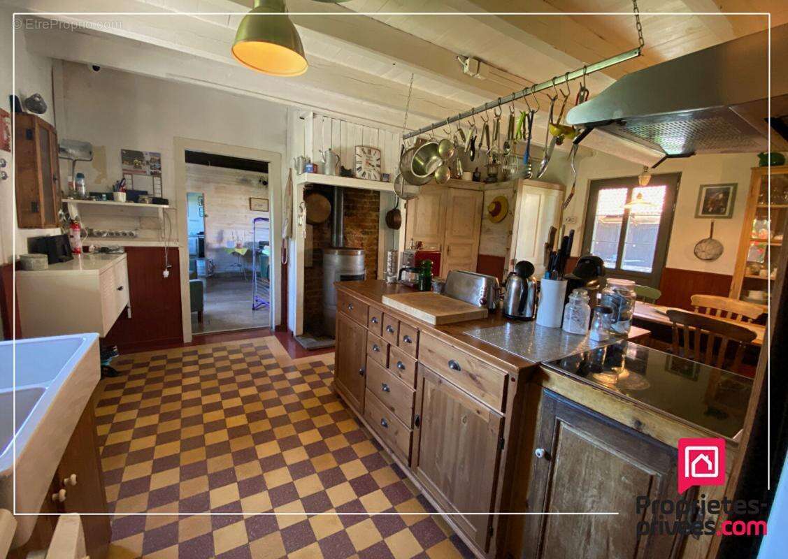 Maison à LA CHAPELLE-SAINT-SAUVEUR