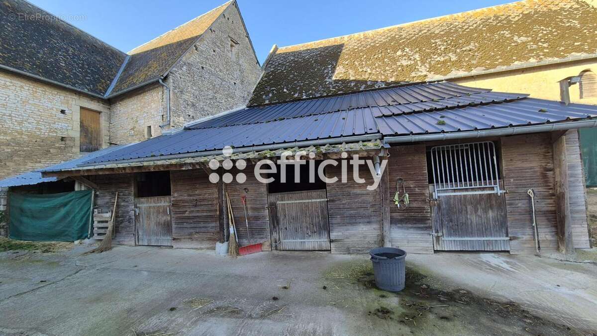 Maison à VIENNE-EN-BESSIN