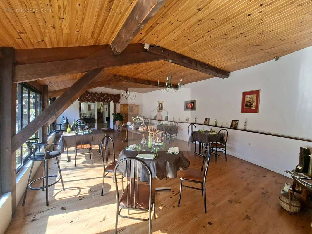 Maison à LE COLLET-DE-DEZE