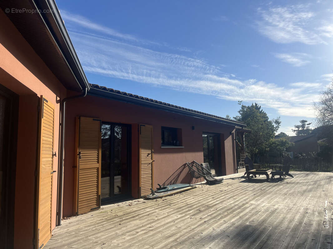 Maison à VENDAYS-MONTALIVET