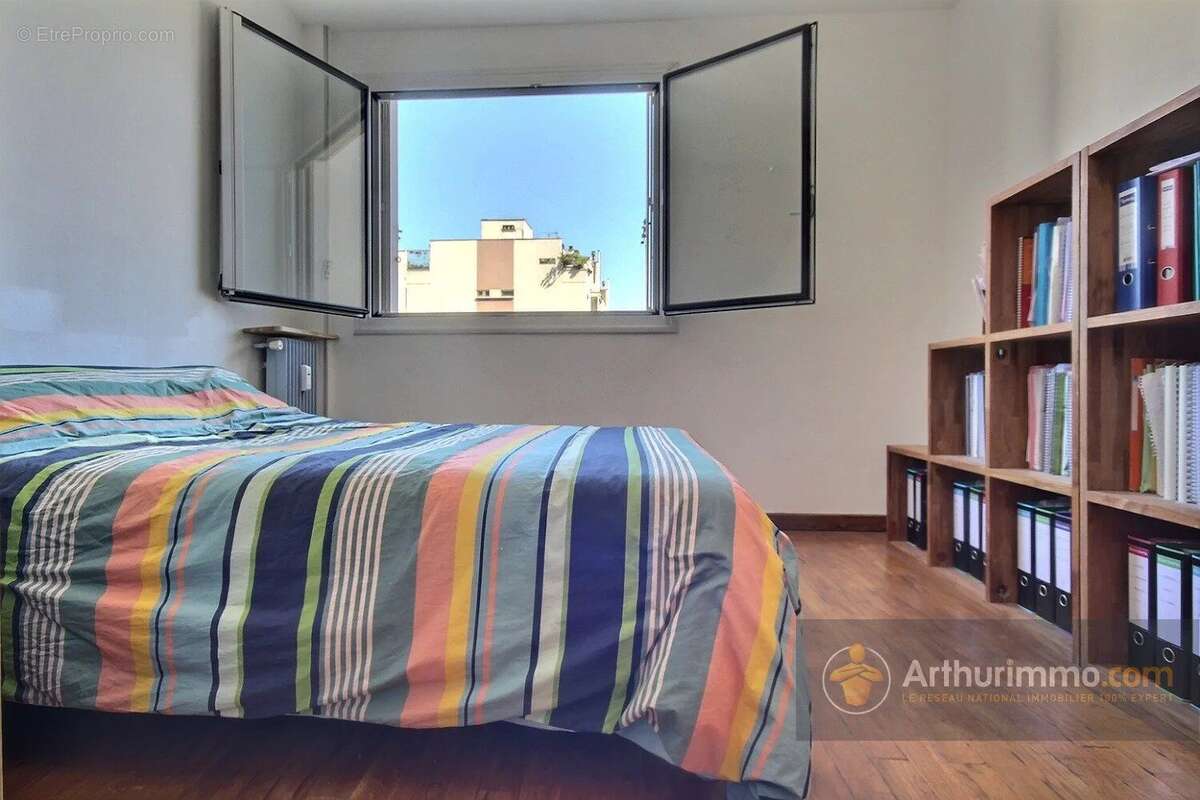 Appartement à CHARENTON-LE-PONT