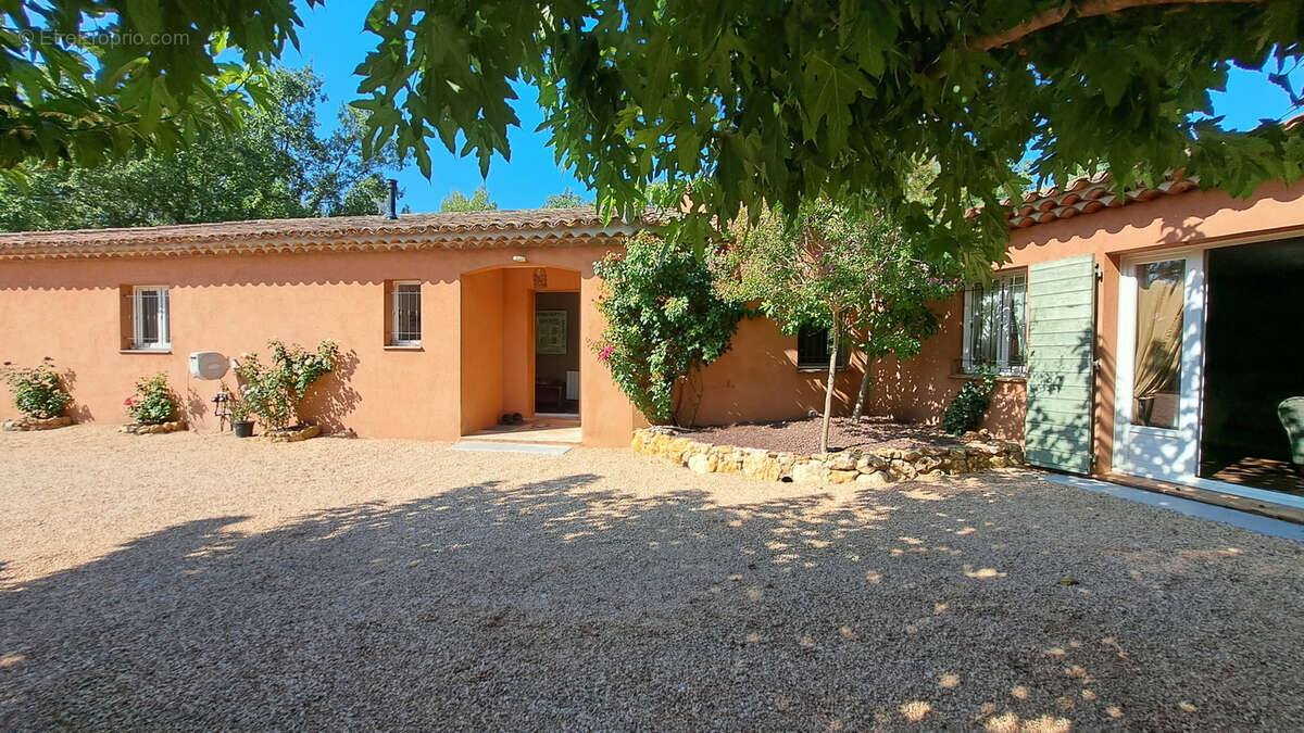 Très belle villa, 240m2 de plain pied au calme. - photo 3