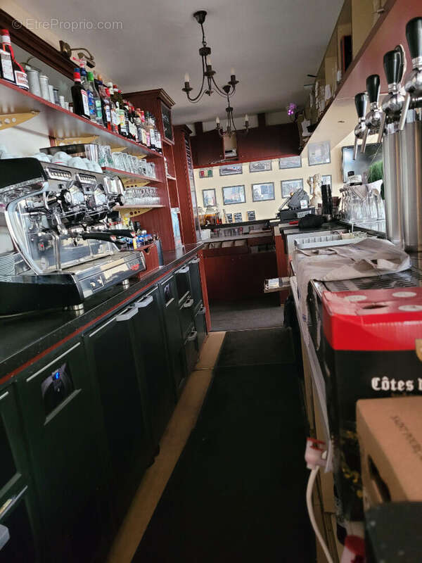 Commerce à SAINT-POURCAIN-SUR-SIOULE