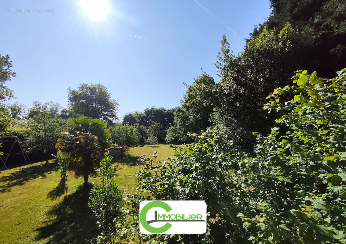 Maison à SEMUR-EN-VALLON