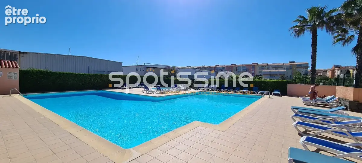 Cap d'agde  avant-port  grand studio cabine avec terrasse et solarium privé vue port - photo 8