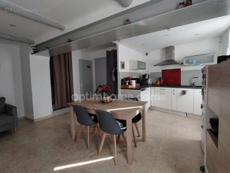 Maison à CABRIERES-D&#039;AIGUES