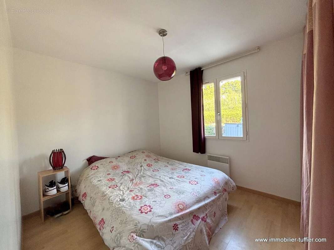 Maison à NUILLE-LE-JALAIS