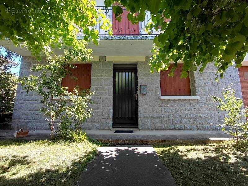 Maison à MONTSALVY