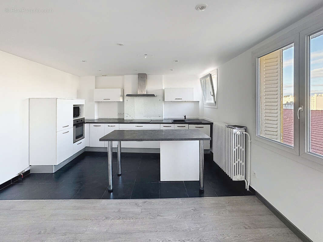 Appartement à SAINT-ETIENNE