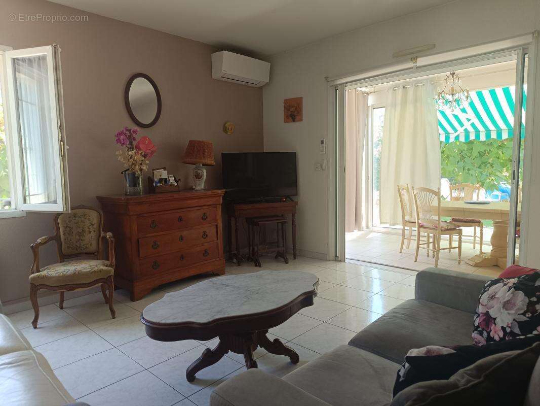 Appartement à SIX-FOURS-LES-PLAGES