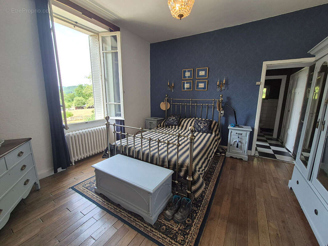 CORRÈZE. ARGENTAT-SUR-DORDOGNE. Magnifique maison de 4 chambres avec garage et jardins de 3 185 m² - photo 11