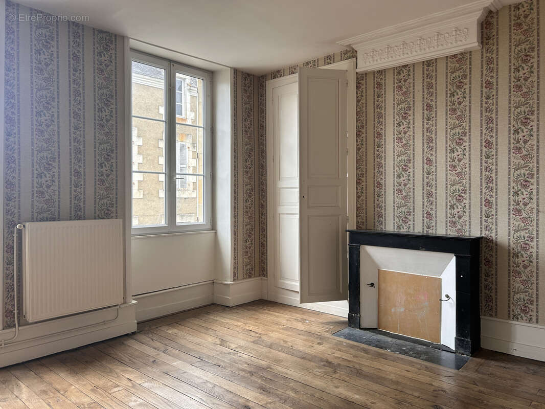 A VENDRE - Maison 5 pièces avec jardin et dépendances à Prissac - photo 8