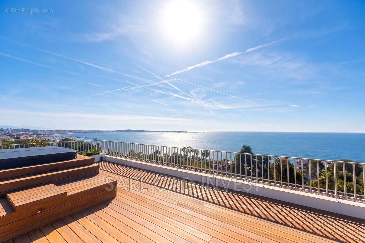 Photo Appartement à Vallauris au prix de 3 498 000€