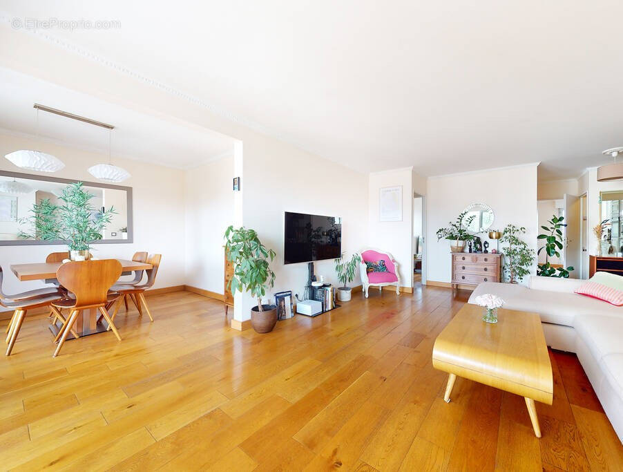 Appartement à LES LILAS