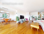 Appartement à LES LILAS