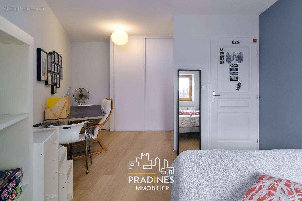 Appartement à MORNANT